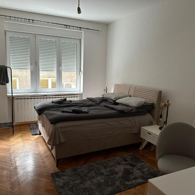 SpaceJam - One-Bedroom Apartment - 5