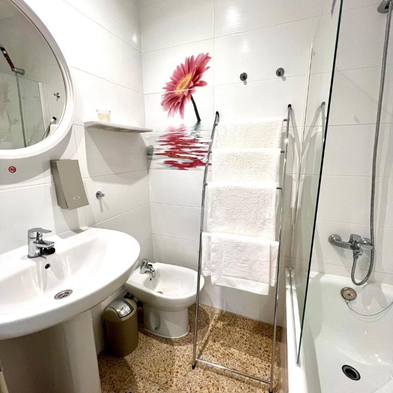 Escondite central con terraza compartida en la azotea - Comfort Triple Room - 4