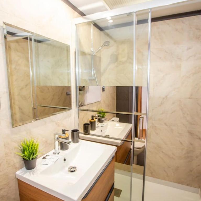 Castillo Beachfront SeaViews - Two-Bedroom Apartment - 27
