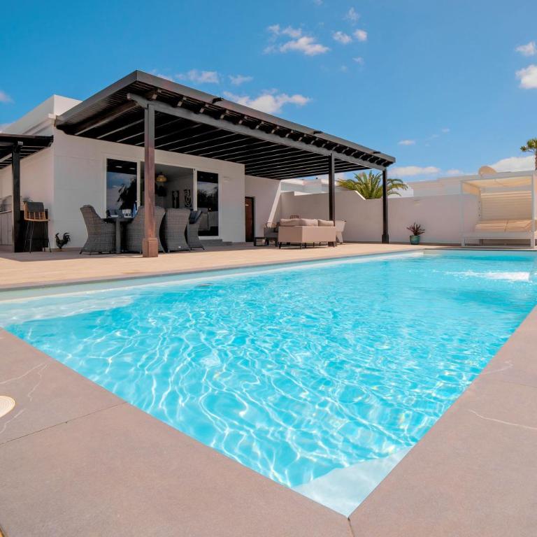 Beautiful Puerto Del Carmen Villa 3 Bedrooms Villa Crystal Private Pool - Villa de 3 dormitorios - 5
