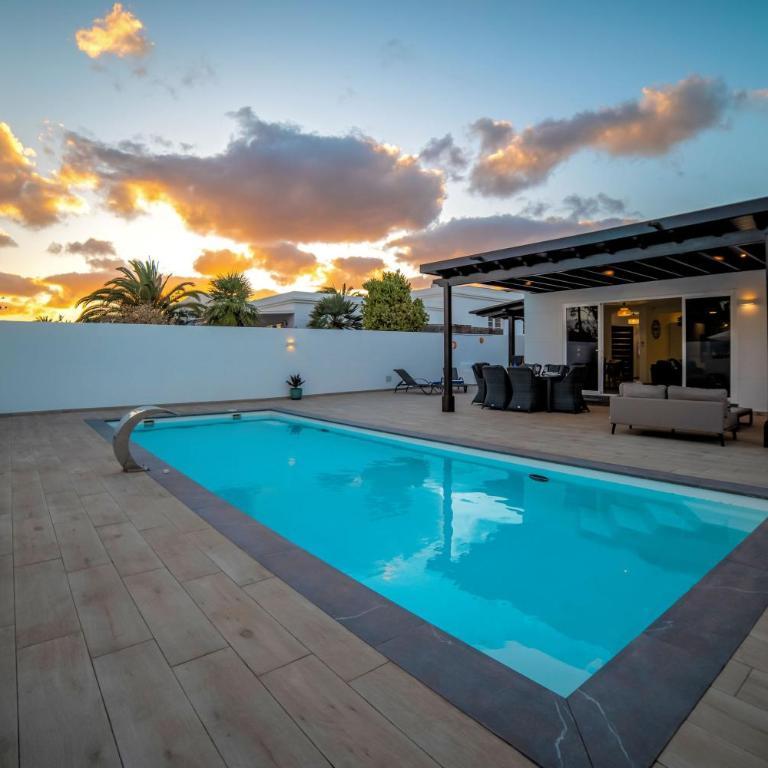 Beautiful Puerto Del Carmen Villa 3 Bedrooms Villa Crystal Private Pool - Villa de 3 dormitorios - 29
