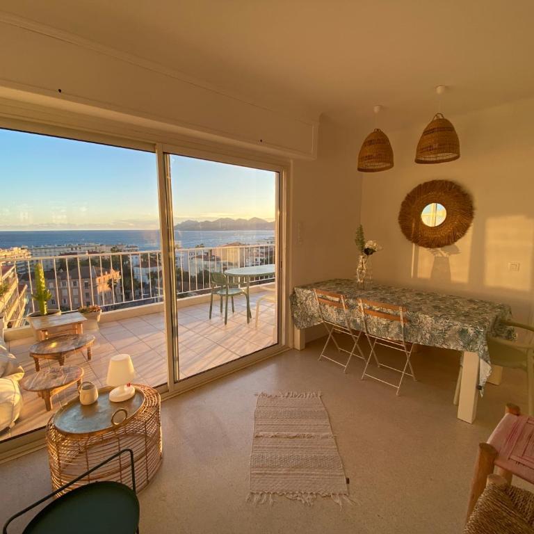 Vue mer à couper le souffle - nouveau entièrement rénové - Appartement 2 Chambres - 60