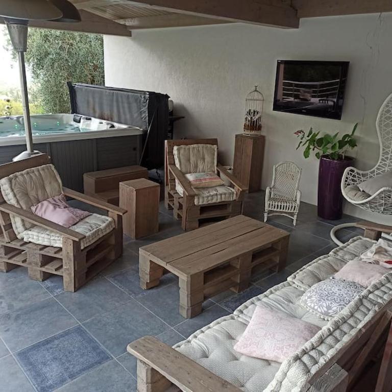 Villa piscine et jacuzzi la madonnette - Villa - 13