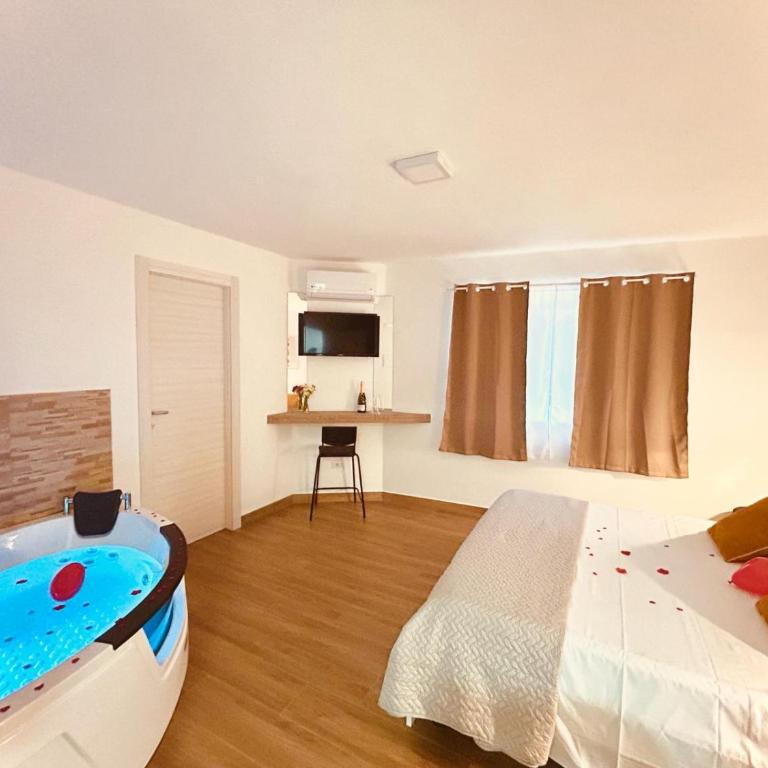 MaryGrace B&B - Double Room with Spa Bath - 10