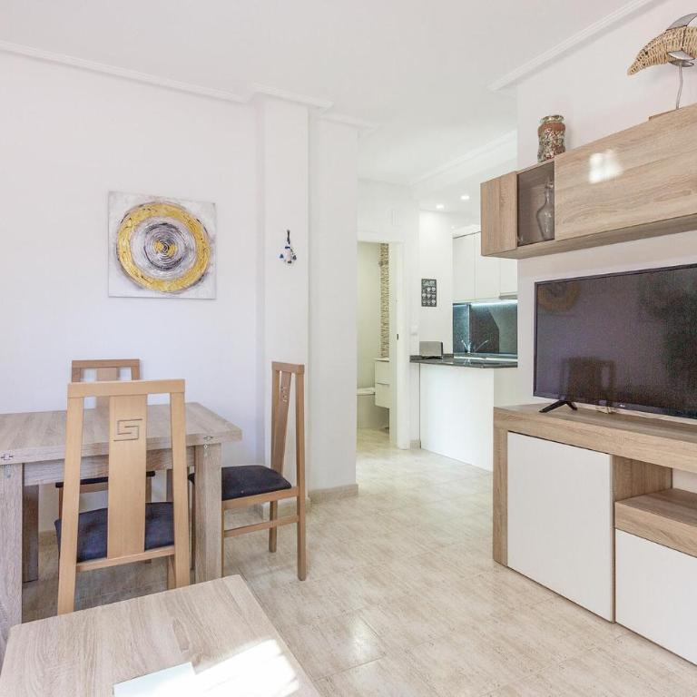 Cozy Apartment In Torrevieja - Apartamento de 2 dormitorios - 7