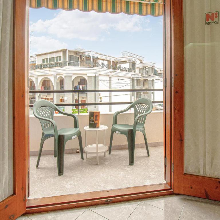 Amazing Apartment In Torrevieja - Apartamento de 2 dormitorios - 7