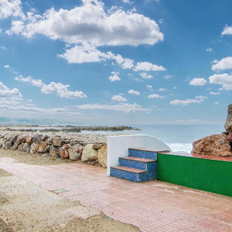 Awesome Apartment In Cullera With House Sea View - Three-Bedroom Apartment - 21