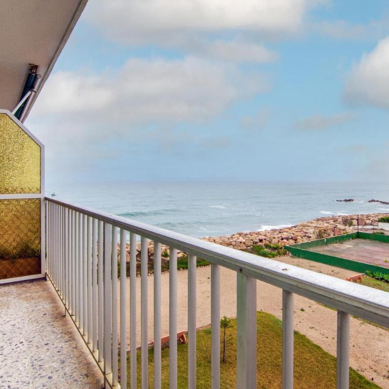 Awesome Apartment In Cullera With House Sea View - Three-Bedroom Apartment - 9