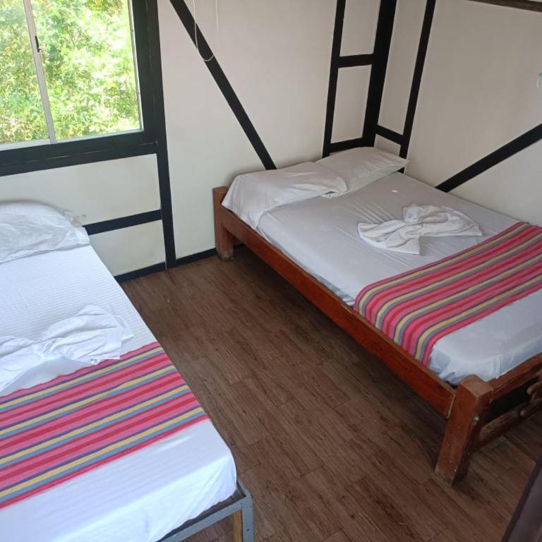 Hostal Punta Cangrejo - Habitación Triple Básica con baño compartido - 2