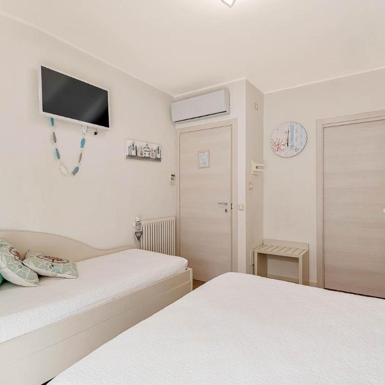 Dreams Guest House - Camera Tripla Deluxe con Vista Mare - 5