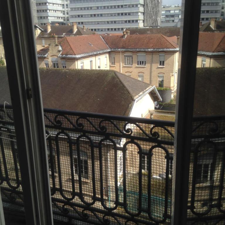 Appartement dans immeuble haussmannien - Appartement 2 Chambres - 8