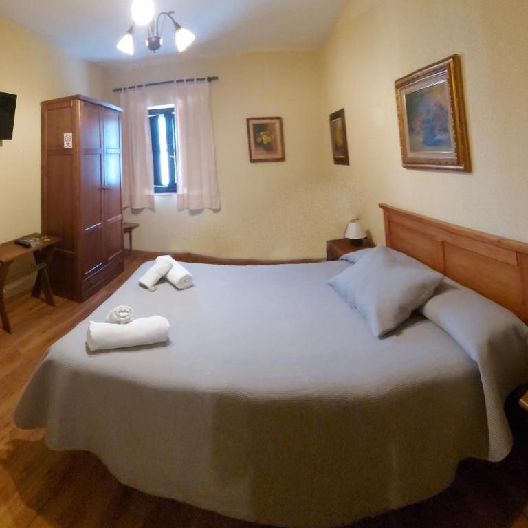 Pensión Plaza del Ayuntamiento - Habitación con cama grande - 4