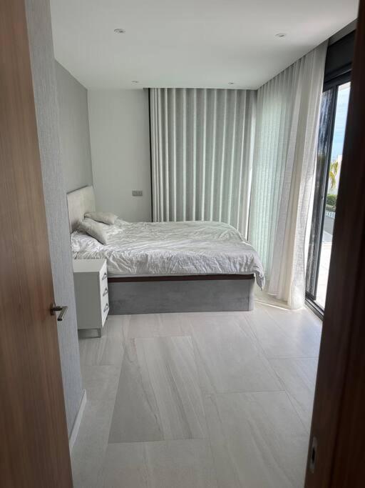 Luksus i Alicante - Three-Bedroom House - 6