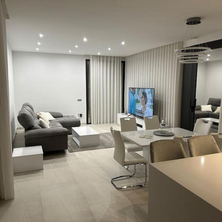 Luksus i Alicante - Three-Bedroom House - 25