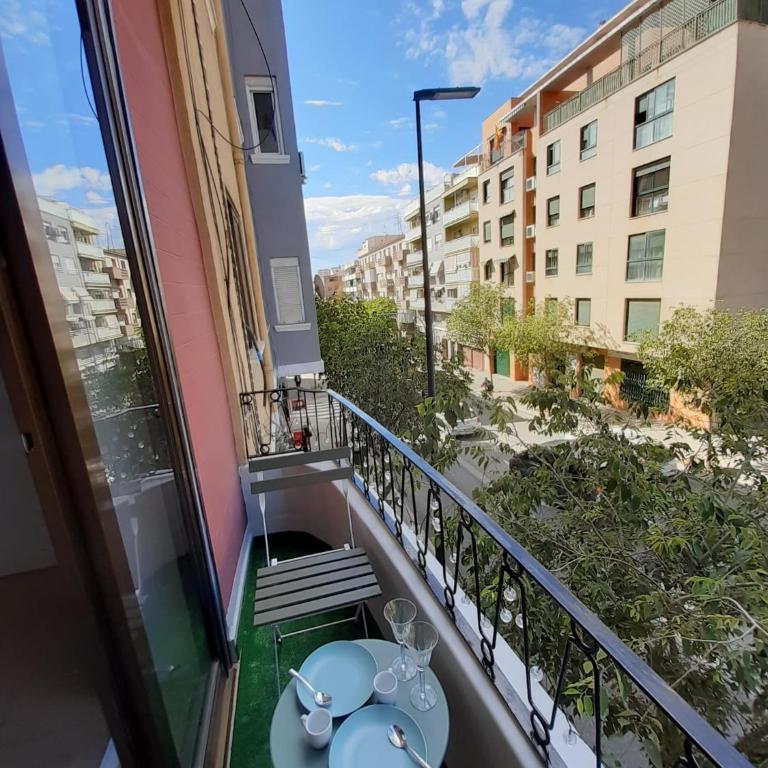 Good Energy Rooms - Double Room with Balcony and Shared bathroom - 3