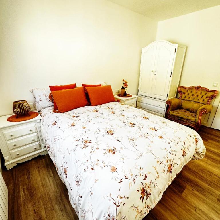 Moderno Piso en Puerto Sagunto - Three-Bedroom Apartment - 26