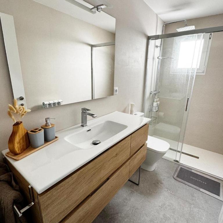 Moderno Piso en Puerto Sagunto - Three-Bedroom Apartment - 29