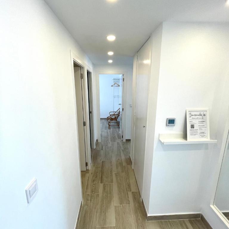 NUEVO, a 80 metros del mar y la playa - Three-Bedroom Apartment - 4