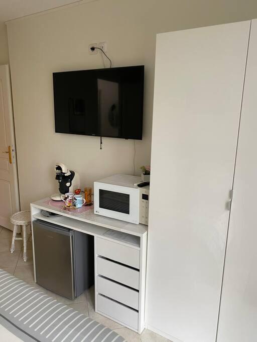 chambre avec entrée indépendante situation idéale - One-Bedroom Apartment - 8