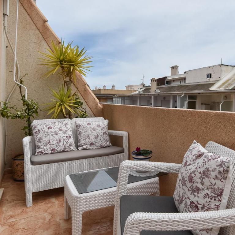 Atico con 2 dormitorios garaje y piscina - Apartamento de 2 dormitorios - 7