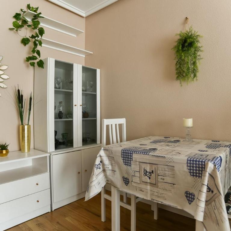 Atico con 2 dormitorios garaje y piscina - Apartamento de 2 dormitorios - 5
