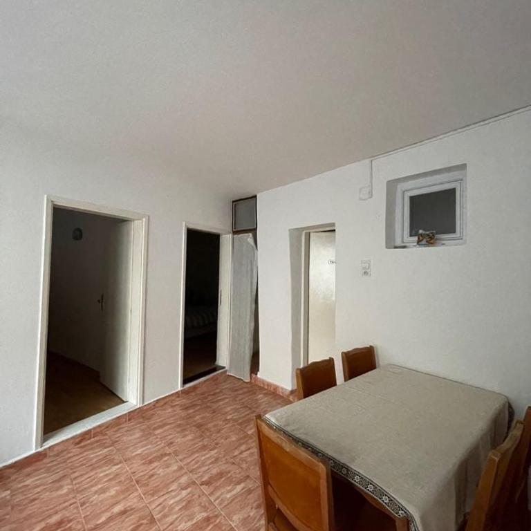 Apartman Amela - Two-Bedroom Apartment - 4
