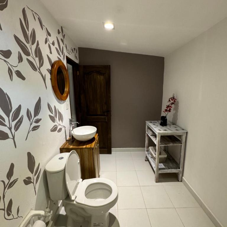 Apartamento cerca al parque - Three-Bedroom Apartment - 8