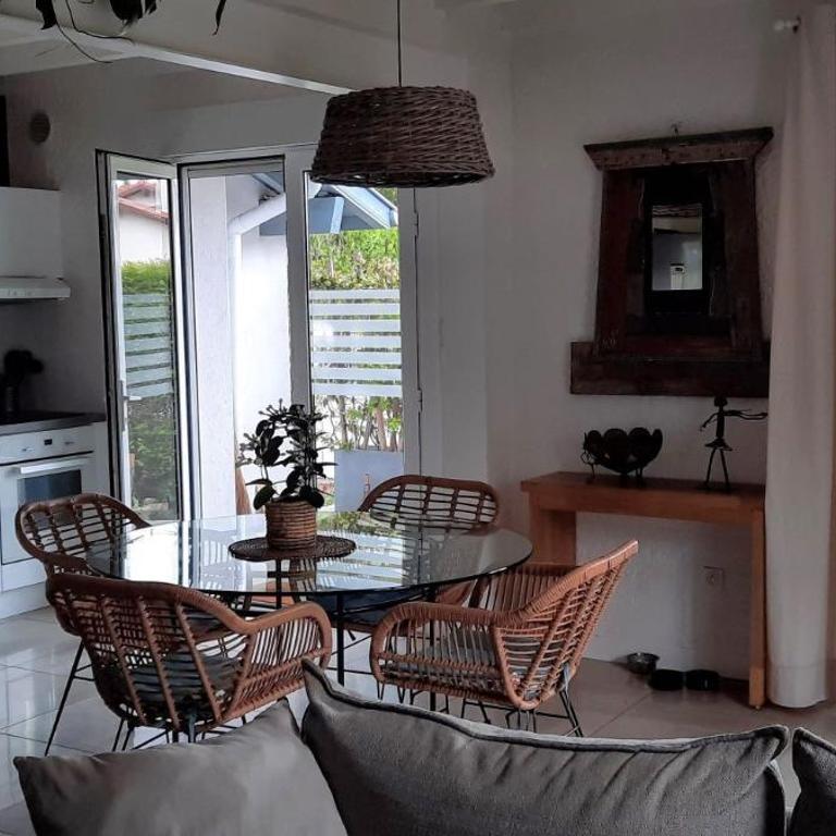 VILLA DE PLAIN PIED ET STUDIO CLIMATISES, AU CALME, 6 PERSONNES MAXIMUM A 7mn DU GOLF ET DE LA PLAGE - Villa - 31