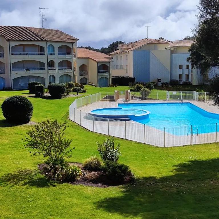 Appartement Moliets plage, avec piscine - Appartement - Vue sur Piscine - 1