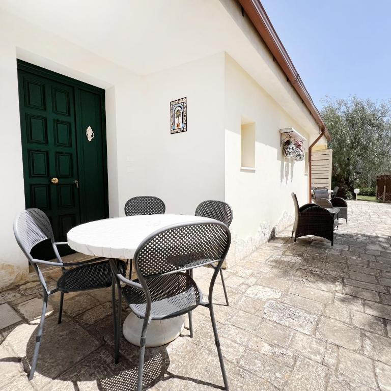 La Maison One B&B - Camera Familiare con Vista Giardino - 15