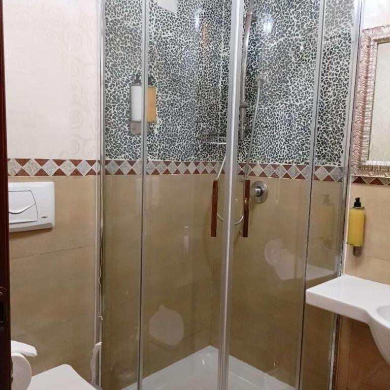 Korean Sonata - Camera Matrimoniale con Bagno Privato - 14