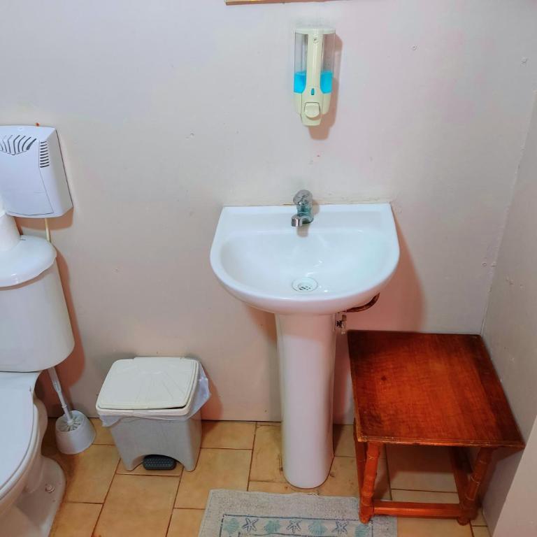 Hostal Saint Michell. El Quisco - Habitación Triple con baño privado - 3