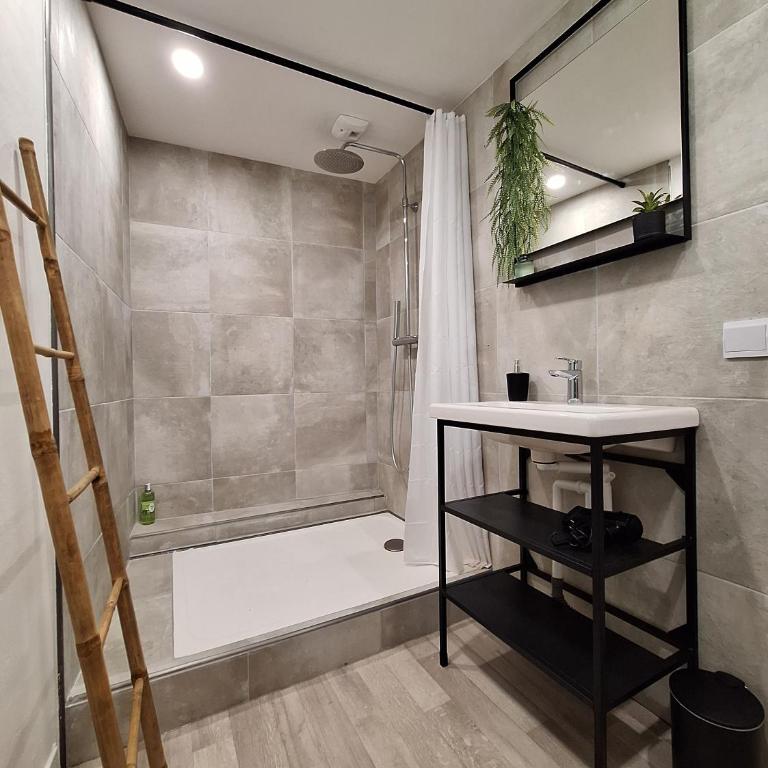 La Garriguette - 4 ch, 8 personnes - Centre Arles idéal groupe ou famille - climatisé et au calme - Appartamento con 3 Camere da Letto - 30