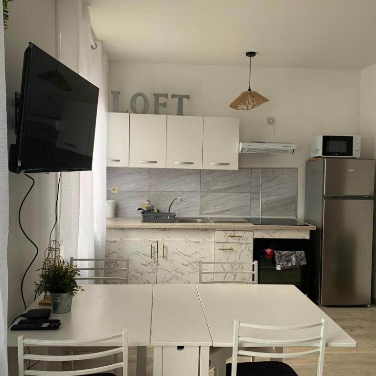 36 Maison entière,place parking devant garage - Maison 2 Chambres - 3