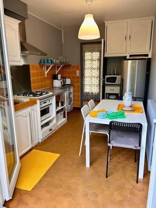 Maison Médicis - T5 Spacieuse et Calme en Ville - Emplacement Idéal - Apartment - 13