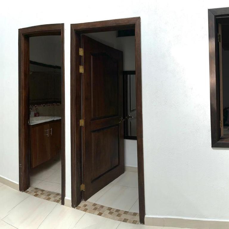 Apartamento cerca al parque - Three-Bedroom Apartment - 7