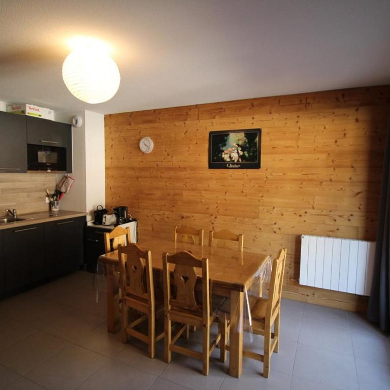 Confortable T3 à 50m des pistes avec piscine et parking gratuits - FR-1-297-338 - Apartment - 3