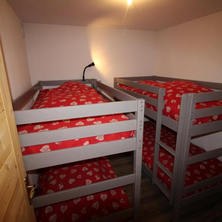 Confortable T3 à 50m des pistes avec piscine et parking gratuits - FR-1-297-338 - Apartment - 6