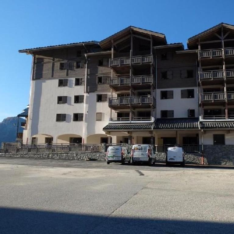 Confortable T3 à 50m des pistes avec piscine et parking gratuits - FR-1-297-338 - Apartment - 12