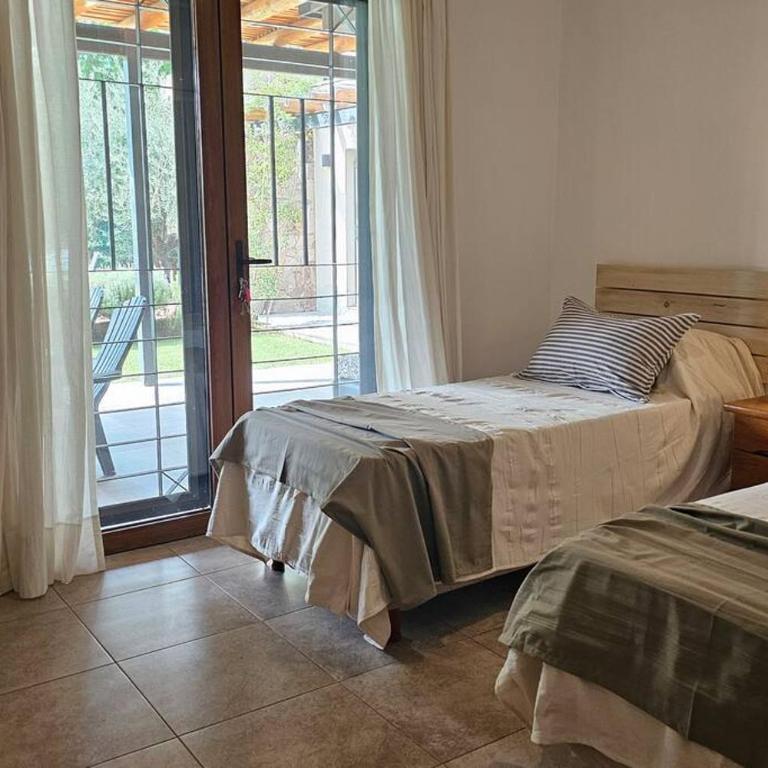 Amplia y con gran quincho en el corazón de Chacras - Casa de 5 dormitorios - 20