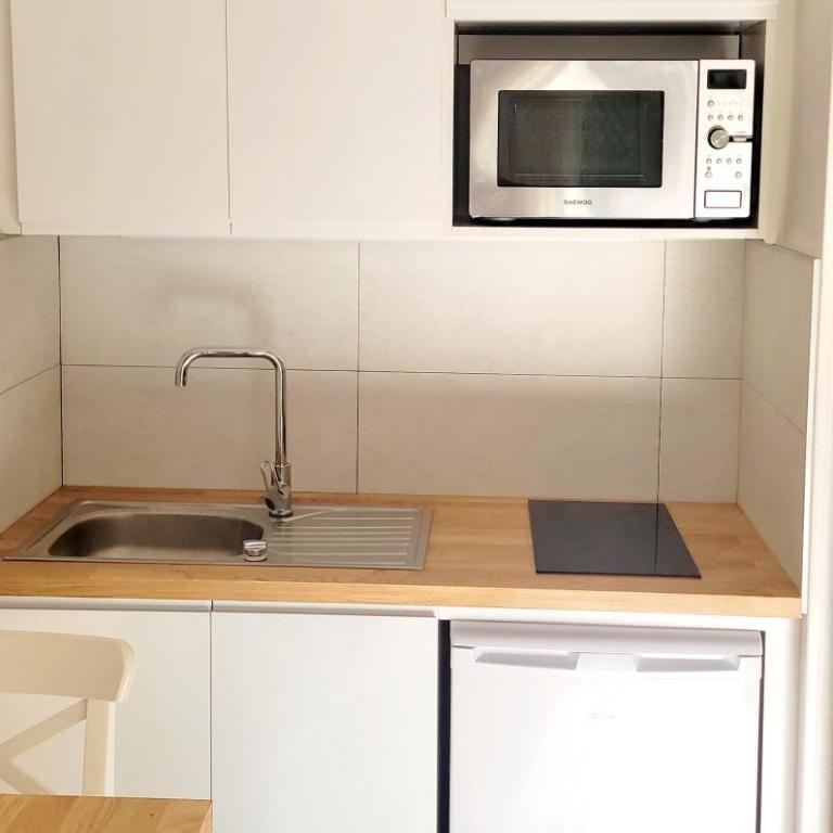 Magnifique Studio avec Piscine et Jardin - One-Bedroom Apartment - 9