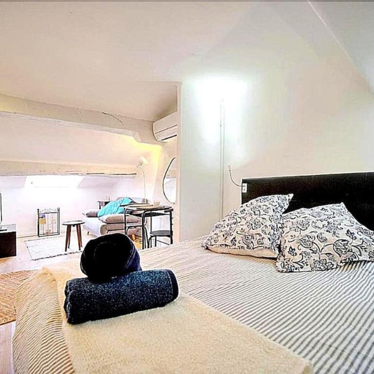 Meilleure localisation à Cannes, Palais des festivals, rue d'Antibes, charme mansardes, plafonds bas à certains endroits - Apartamento de 1 dormitorio - 6