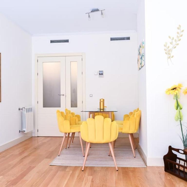 For You Rentals Apartamento TEMPORAL con Estilo y Comodidad en Madrid ERO140 - Two-Bedroom Apartment with Terrace - 10