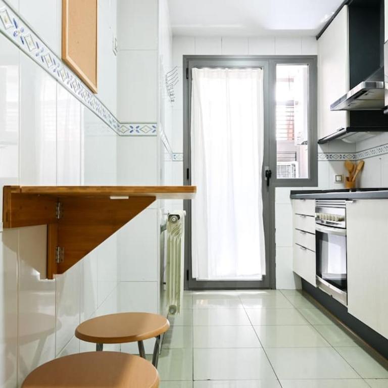 For You Rentals Apartamento TEMPORAL con Estilo y Comodidad en Madrid ERO140 - Two-Bedroom Apartment with Terrace - 37