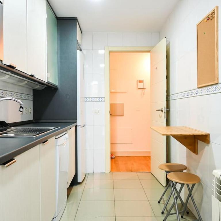 For You Rentals Apartamento TEMPORAL con Estilo y Comodidad en Madrid ERO140 - Two-Bedroom Apartment with Terrace - 46
