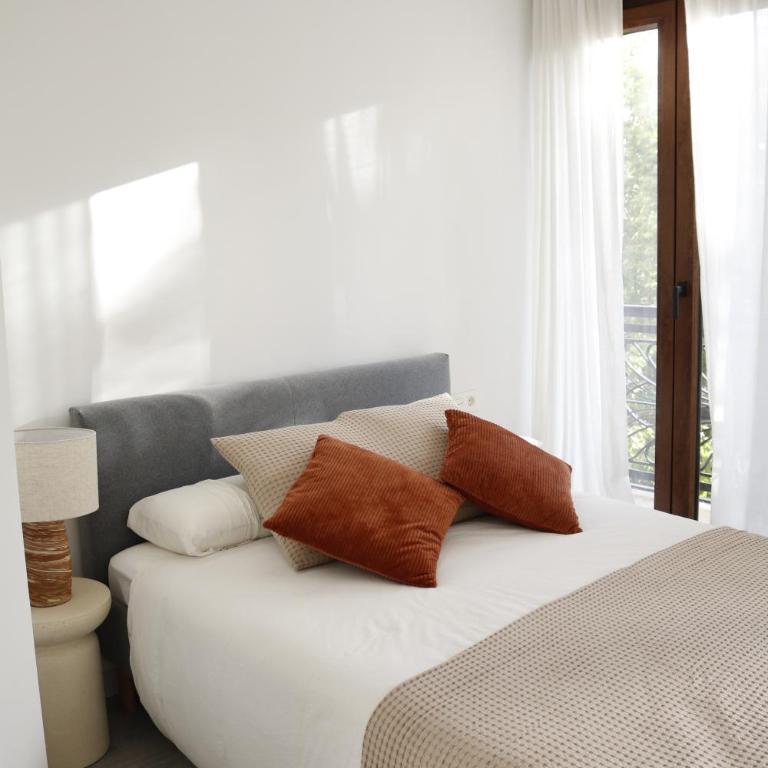Mevak Home - Deluxe Double Room with Balcony - 1