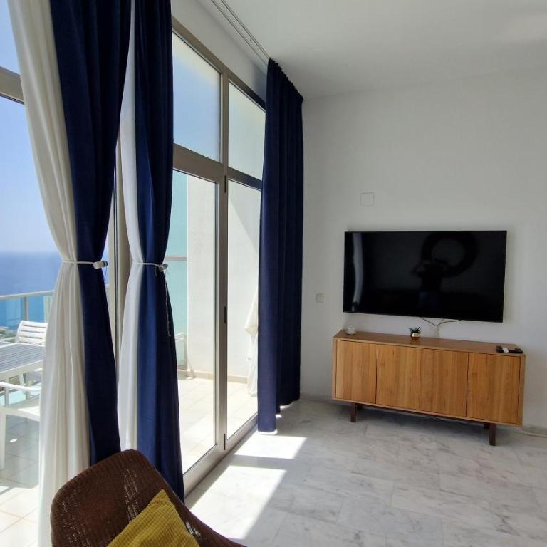 42nd floor - Penthouse VIP with private terrace and sea views - Three-Bedroom Apartment - 36