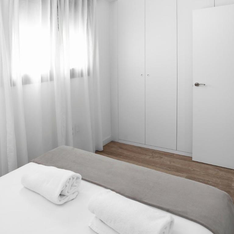 Apartamentos Isabella by Concept Flats - Two-Bedroom Apartment - 10