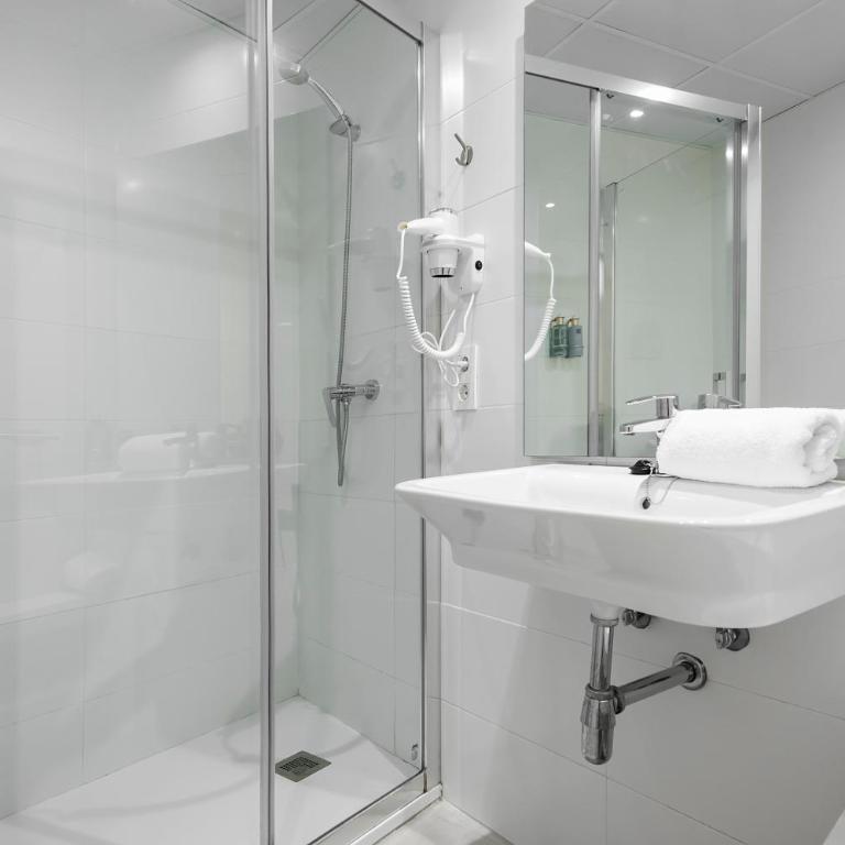 Apartamentos Isabella by Concept Flats - Two-Bedroom Apartment - 29