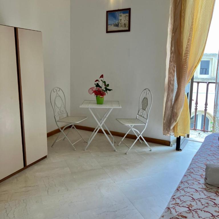 Le Dimore di Ike - Camera Matrimoniale con Balcone - 3
